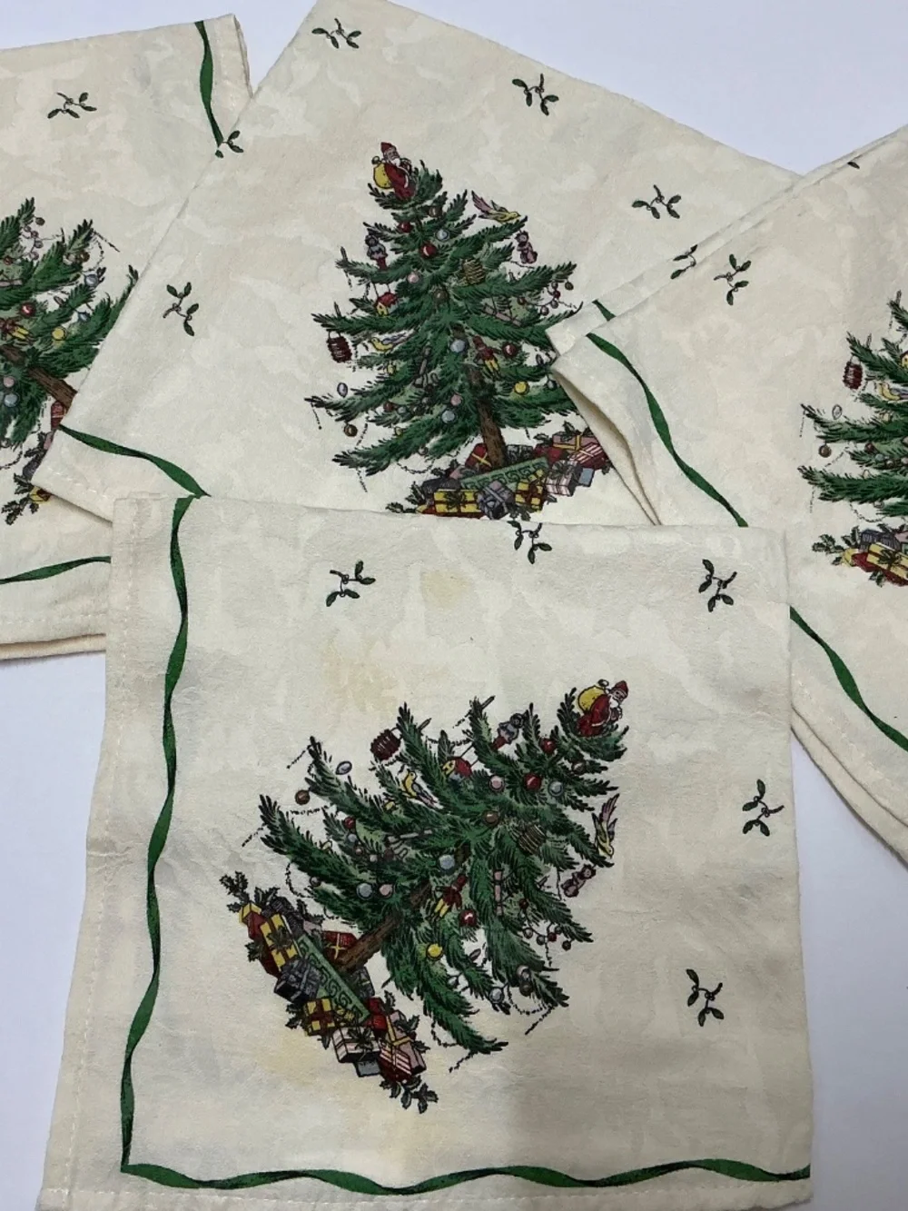 Spode Christmas Tree Tablecloth and 4 Table Napkins